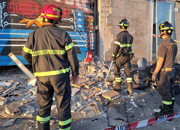 Ostia, Azione: “La città non può svegliarsi con le bombe, aumentare la presenza delle forze dell’ordine”