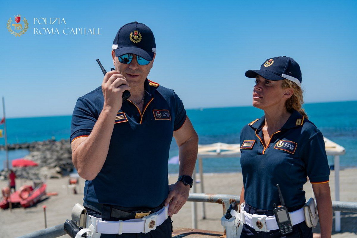 Ostia, furto in spiaggia, interviene la polizia locale
