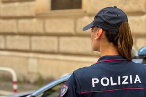Porta di Roma, pacchetti benessere a base di prestazioni sessuali, ecstasy e cocaina: fermata una colombiana
