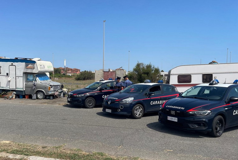 Litorale romano, intensificati i controlli dei carabinieri: 5 arresti e 10 denunciati