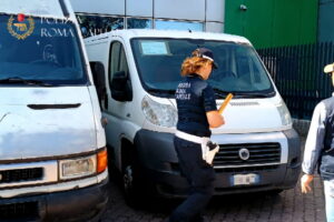 Roma, indagini su gravi reati ambientali: sequestrati 4 autocarri e 3 persone denunciate
