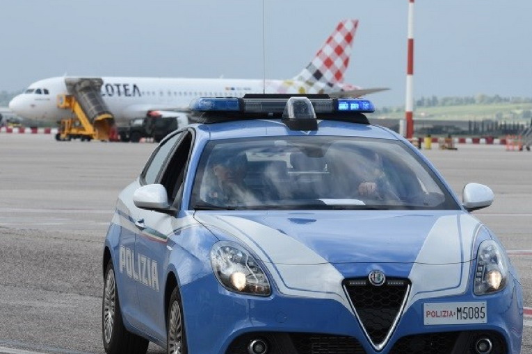 Rieti, la polizia esegue due espulsioni con rimpatrio immediato