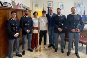Roma, Lorenzo sceglie la legalità: il suo amore per la polizia