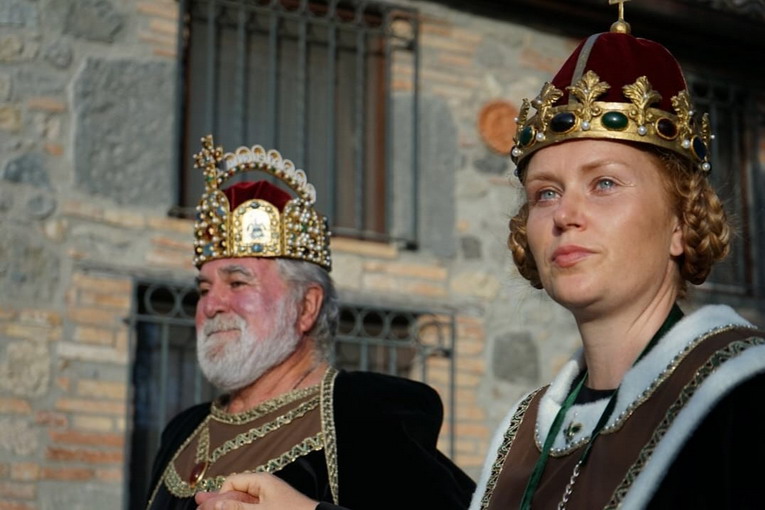 Bolsena 1328 – Giornate Medievali, dall’8 al 10 agosto 2025 la città torna al medioevo tra storia, spettacoli e rievocazioni