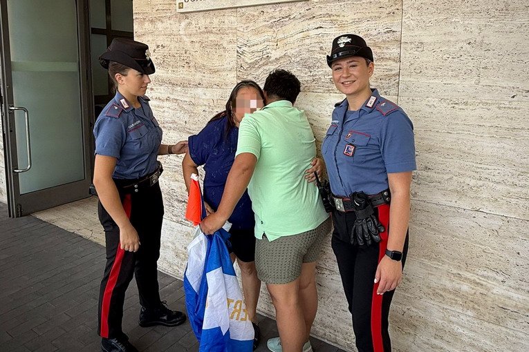 Roma, donna si perde a Termini: ritrovata dai carabinieri