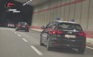 Mafia e droga, blitz dei Carabinieri ad Agrigento: 14 misure cautelari, scoperto arsenale con Kalashnikov e 1,6 kg di hashish