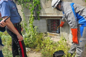 Fiumicino, controlli dei carabinieri: 7 esercizi commerciali allacciate abusivamente alla rete elettrica: sanzioni e denunce