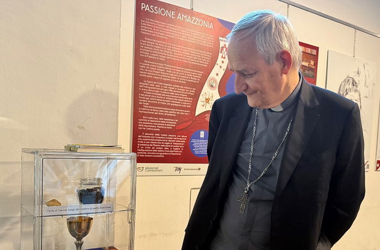 Il cardinale Zuppi inaugura la mostra “Passione Amazzonia”. Volti, giustizia e pace