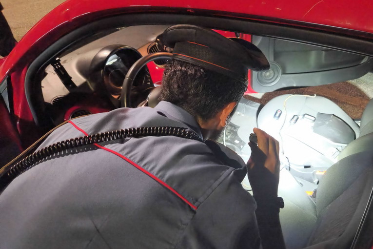 Cinecittà, fermati due baby ladri di hi-tech dai carabinieri