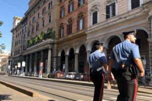 Piazza Vittorio, fermata una donna del Senegal indiziata di spaccio di droga
