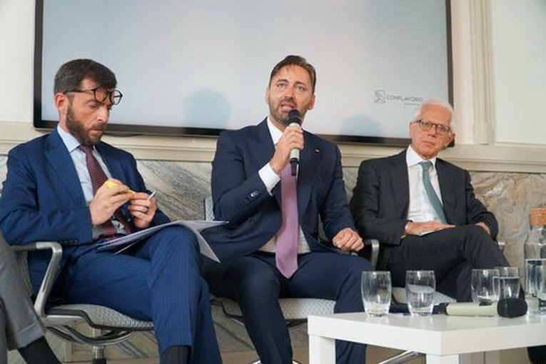 Imprese, Conflavoro: per il 93% delle aziende la burocrazia della Pubblica Amministrazione ha un impatto critico Imprese, Conflavoro: per il 93% delle aziende la burocrazia della Pubblica Amministrazione ha un impatto critico