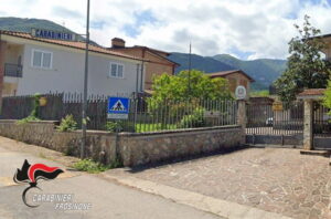 Patrica, maltrattamenti in famiglia, 46enne allontanato da casa con il braccialetto elettronico