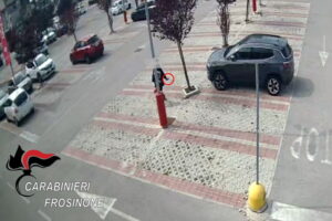 Sora, si aggirava in un parcheggio con una mannaia: arrestato 32enne nigeriano