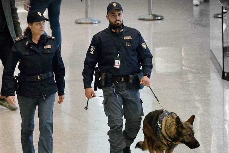 Da San Paolo a Roma con 48 ovuli di cocaina nello stomaco: arrestato corriere al “Leonardo da Vinci”