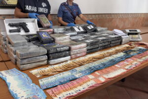 Roma, duro colpo al traffico di droga: sequestrati 200 kg di cocaina: avrebbero fruttato 16 milioni di euro