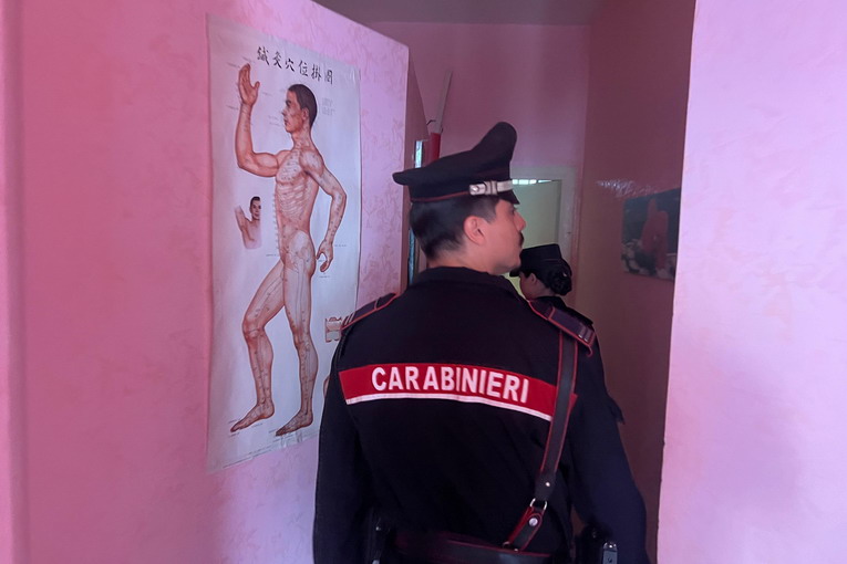 Roma, arrestata 60enne cinese per sfruttamento della prostituzione: annunci online con recensioni dei clienti Roma, arrestata 60enne cinese per sfruttamento della prostituzione: annunci online con recensioni dei clienti