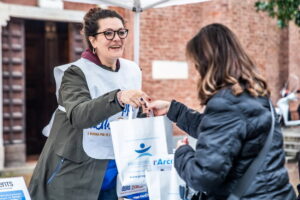 La Zuppa della Bontà in 8 città italiane: i volontari di Progetto Arca in piazza a sostegno dei senzatetto
