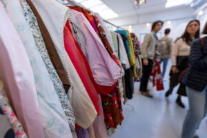 Torna Retrograde, il garage sale di East Market dedicato all’abbigliamento vintage