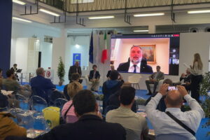 Agricoltura: filiera pronta ad utilizzare i droni per l’irrorazione. Confronto ad Agrilevante a Bari tra università, politica e imprese