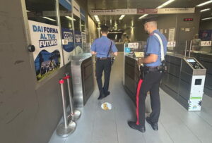 Roma, prosegue la stretta dei Carabinieri contro i borseggiatori: arrestate 11 persone per furto