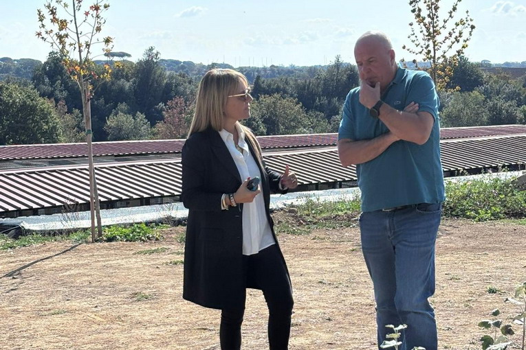 Fiumicino, l’Assessore Monica Picca, visita il canile di Valle grande 