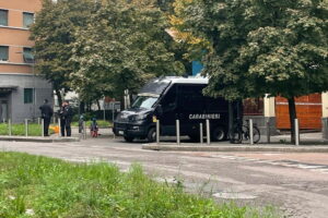 Milano, operazioni interforze nelle periferie: 4 arresti, 8 indagati e 31 esercizi controllati