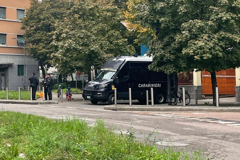 Milano, operazioni interforze nelle periferie: 4 arresti, 8 indagati e 31 esercizi controllati