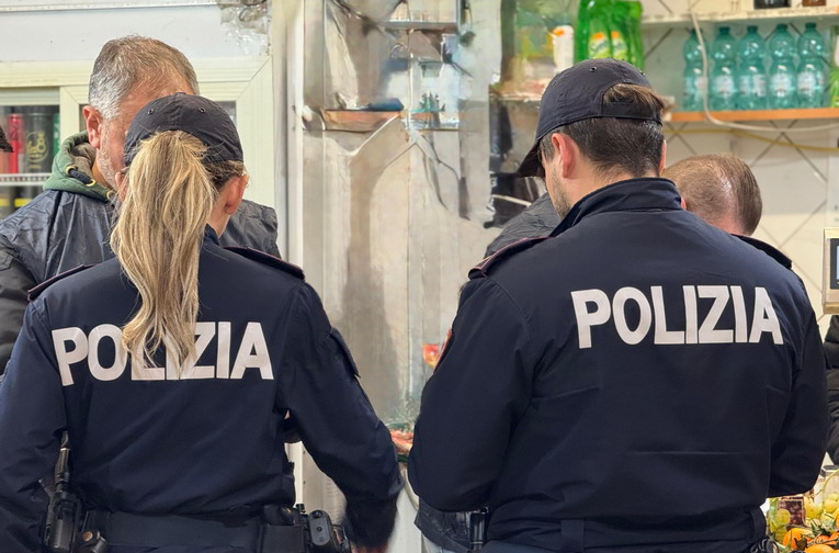 Roma, Don Bosco: bisca clandestina, lavoratori irregolari e identificazioni a tappeto