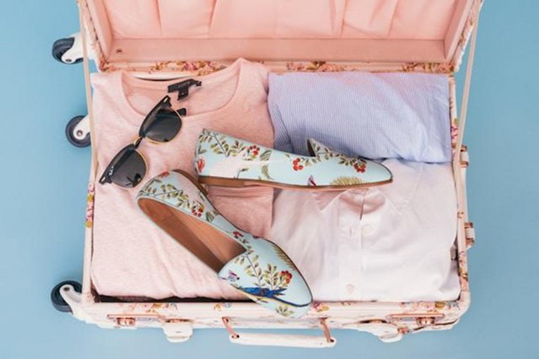 Moda in viaggio: come costruire look pratici ma chic per un weekend