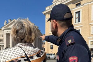 Roma, Prati: truffa del “finto maresciallo”, sessantacinquenne derubata in casa
