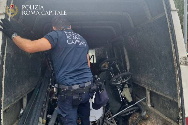 Polizia Locale, intercettati due carichi di rifiuti pericolosi destinati allo smaltimento illegale