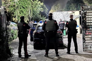 Roma, maxi-blitz dei Carabinieri in corso, 18 arresti per rapine e furti