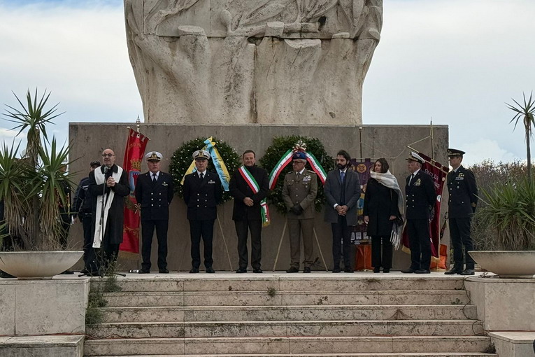 Fiumicino, cerimonia in ricordo dei Martiri di Kindu presso la stele commemorativa