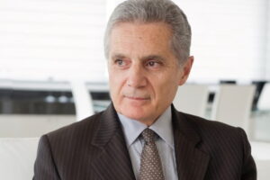 L’ambasciatore Vecchioni contro Francesca Albanese: “Non è la fatina di Gaza. È troppo filo Hamas e poco obiettiva”