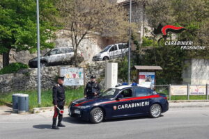 Alatri, aggredisce la madre e il fratello, arrestato