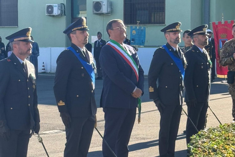 Il Sindaco Baccini alla Cerimonia dell’Alzabandiera per la Giornata dell’Unità Nazionale e la Festa delle Forze Armate