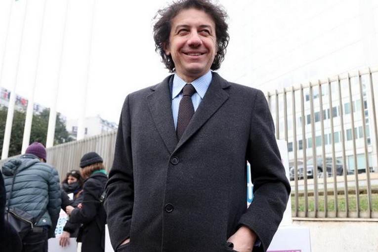 Suicidio assistito, la Procura di Roma chiede l’archiviazione per Cappato, Parpaglioni e Perduca nel caso di Sibilla Barbieri