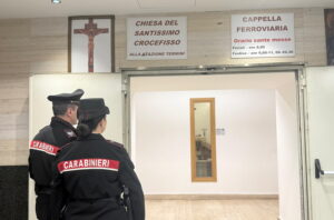 Roma, urina nell’acquasantiera della cappella di Termini: denunciato un cittadino tedesco
