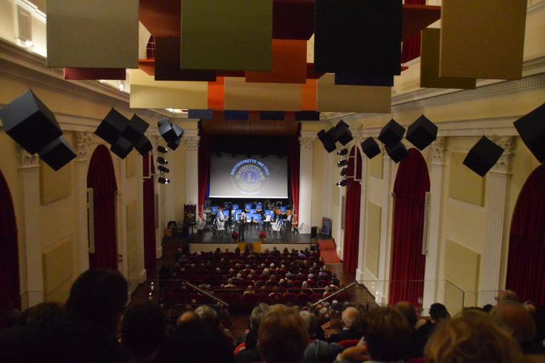 Tarquinia, successo per il concerto “Aspettando… il Natale 2025”: teatro Rossella Falk esaurito e 2.300 euro raccolti