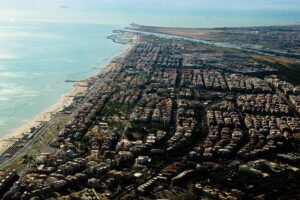 Ostia, terremoto nel PD del Municipio X: la sospensione di Welyam e Biondo apre la battaglia interna dopo il voto su Prodon