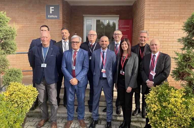 Cisterna di Latina, visita del sindaco Mantini al sito industriale del Gruppo Leonardo