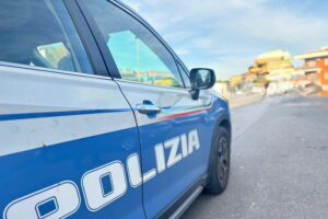 Municipio X, arresti della Polizia in poche ore: droga nascosta in un parco giochi, lesioni a pubblico ufficiale ed esecuzione di una condanna