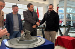 Fiumicino, presentato il prototipo della statua di San Pietro pescatore