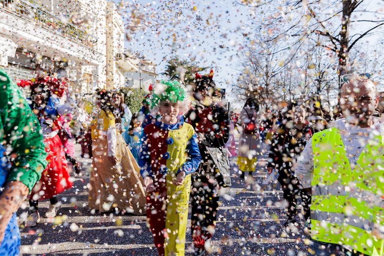 Tarquinia festeggia il Carnevale 2026 con tre sfilate