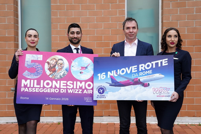 Wizz Air celebra un traguardo record a Roma: annunciato il 16° aeromobile a Fiumicino