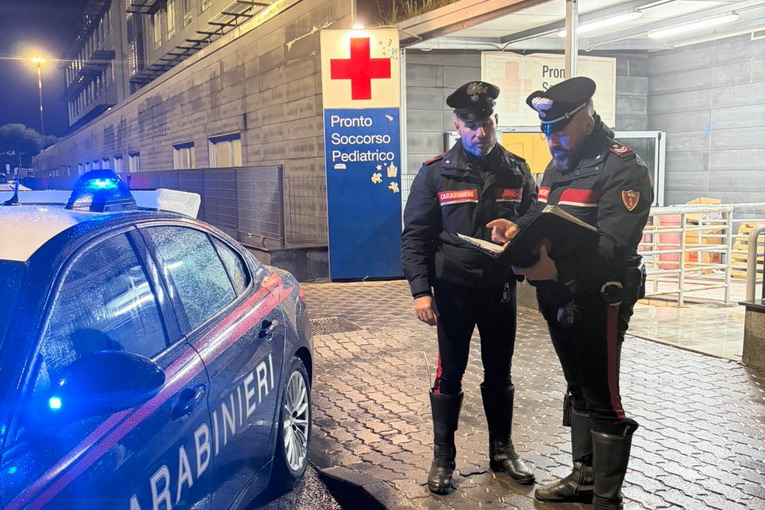Catania, allarme al 112: corsa per la vita, Carabinieri salvano una bimba di 5 mesi