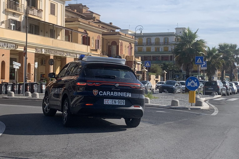 Roma, maxi controllo antidroga sul lido: arresti e sequestri tra Ostia e il litorale