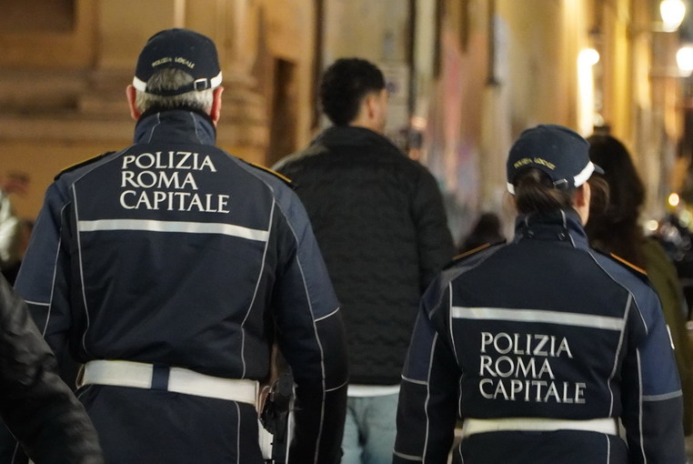Roma, controlli della Polizia Locale contro la malamovida e per la sicurezza stradale: oltre 2mila illeciti